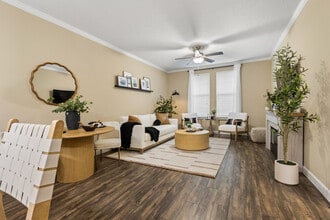 The Oasis at Lake Bennet in Ocoee, FL - Foto de edificio - Building Photo