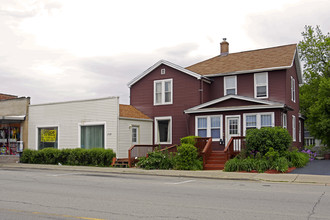 209-211 E Church St in Woodstock, IL - Building Photo - Primary Photo