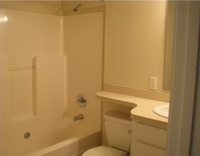 Heritage Court in Monroe, LA - Foto de edificio - Interior Photo