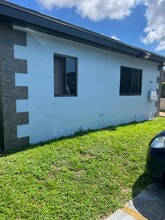 3045 SW 1st St-Unit -3 in Miami, FL - Building Photo - Building Photo