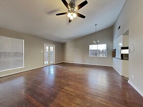 8615 Riverside Walk Ln in Houston, TX - Building Photo - Building Photo