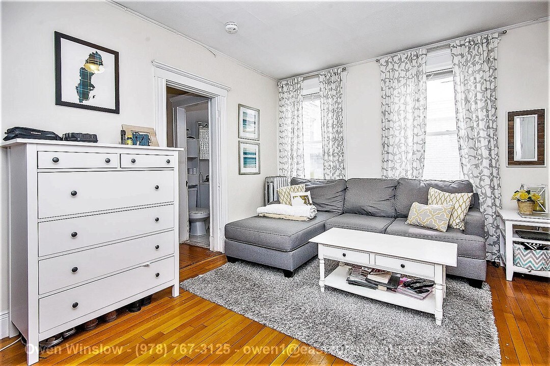 33 Walbridge St-Unit -D10 in Brookline, MA - Building Photo