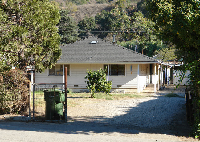 90 Ranch Rd in Ventura, CA - Foto de edificio - Building Photo