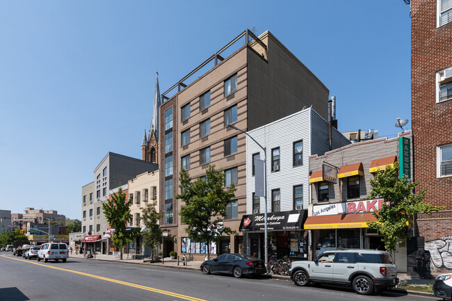 721 Flushing Ave in Brooklyn, NY - Building Photo - Building Photo