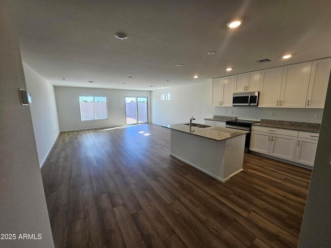 1225 N 13th St in Coolidge, AZ - Foto de edificio - Building Photo