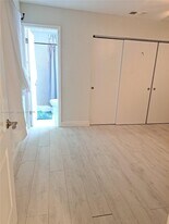 2220 N 57th Way in Hollywood, FL - Building Photo