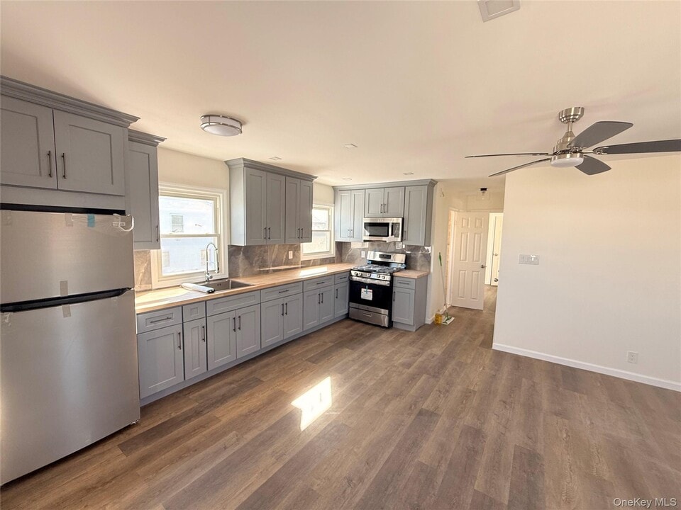 351 Roquette Ave in South Floral Park, NY - Building Photo