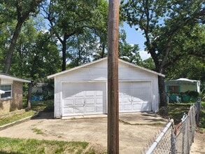708 Hickory Hill Ln in Tool, TX - Building Photo - Building Photo