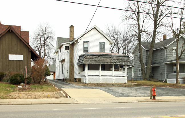 579 Broadway Ave in Bedford, OH - Building Photo - Building Photo