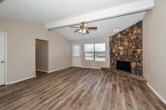 1137 Harvest Hill Cir in Desoto, TX - Building Photo - Building Photo