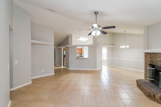8647 Charlesgate Cir N in Jacksonville, FL - Building Photo - Building Photo