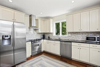 3 Woodland Dr-Unit -A in Greenwich, CT - Building Photo - Building Photo