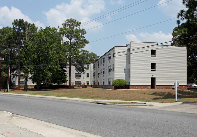 Rendant Apartments in Savannah, GA - Building Photo - Building Photo