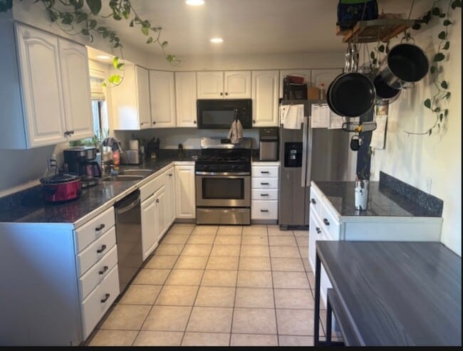 property at 610 N Texas St