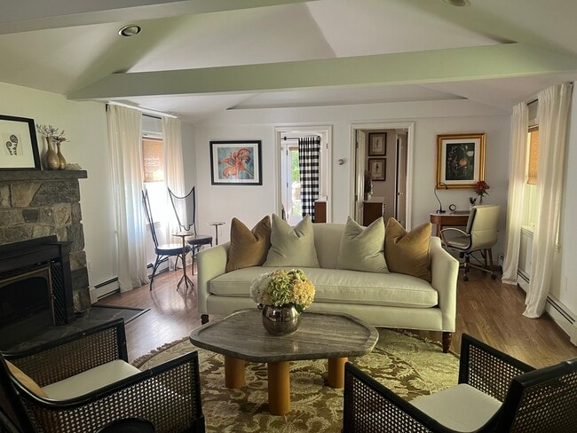 46 Gallows Hill Rd in Cortlandt Manor, NY - Building Photo - Building Photo