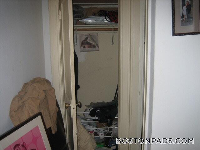 137 Park Dr in Boston, MA - Building Photo
