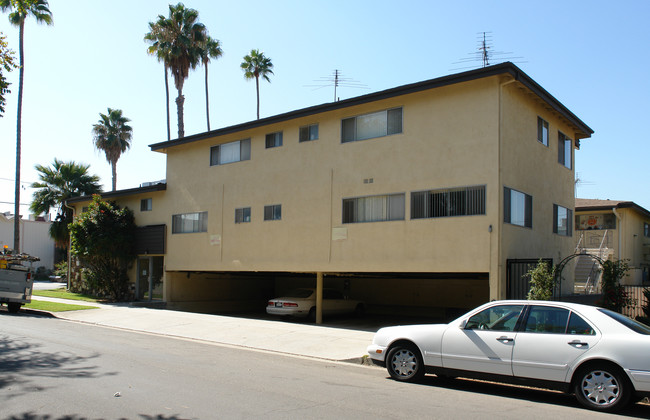 325 E Dryden St in Glendale, CA - Building Photo - Building Photo