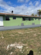 18353 SW 107th Ave-Unit -2 in Miami, FL - Foto de edificio - Building Photo