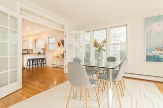 1431 Cambridge St, Unit 1 in Cambridge, MA - Foto de edificio - Building Photo