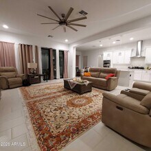 16512 S 8th Way in Phoenix, AZ - Building Photo - Building Photo