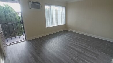 2511 Edison Ave in Sacramento, CA - Building Photo - Building Photo