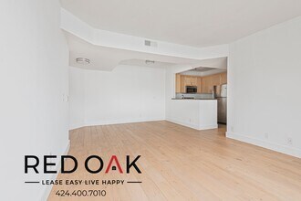 884 Palm Ave in West Hollywood, CA - Building Photo - Building Photo