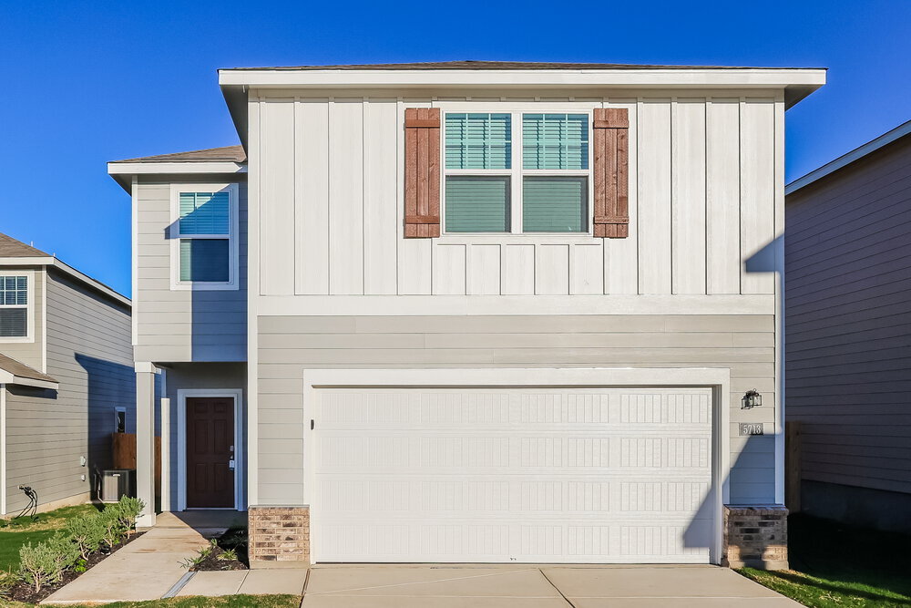 5713 Texas Palm Dr in Converse, TX - Building Photo