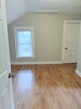 6614 Chamberlain Ave in University City, MO - Foto de edificio - Building Photo