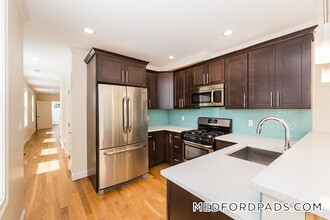 217 Arlington St in Medford, MA - Building Photo - Building Photo