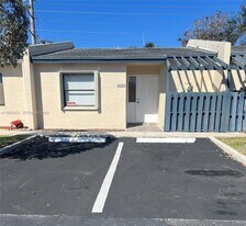 9287 NW 18th St in Pembroke Pines, FL - Building Photo