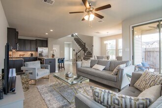 3311 Rainflower Springs Ln in Rosenberg, TX - Building Photo - Building Photo