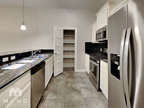 1003 Merlin Dr in Norman, OK - Foto de edificio - Building Photo