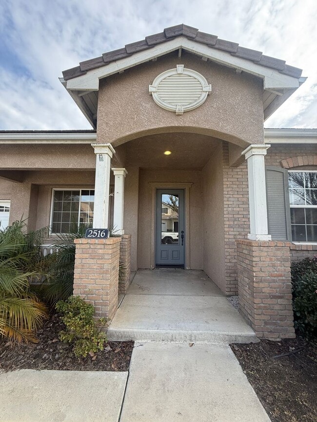 2516 Logan Dr in Santa Maria, CA - Building Photo - Building Photo