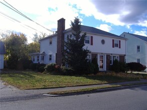 18 Burnside St in Cranston, RI - Building Photo - Building Photo