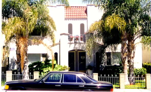 218 Quincy Ave in Long Beach, CA - Foto de edificio