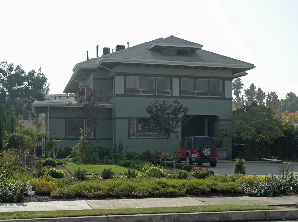 756 Pine Ave in Fresno, CA - Foto de edificio