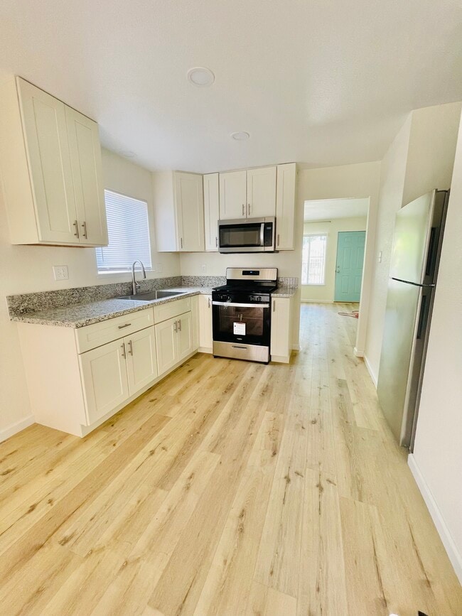 property at 1812 Rose Ave