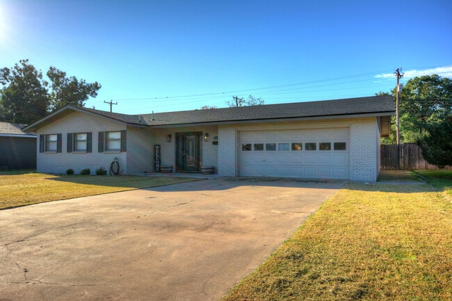 5227 15th St in Lubbock, TX - Building Photo - Building Photo