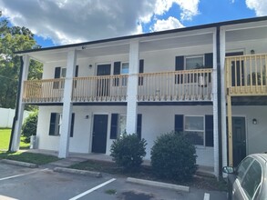 Fairfield Apartments in Winston-Salem, NC - Building Photo - Building Photo