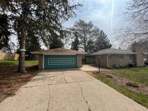 1133 Ogilby Rd in Rockford, IL - Foto de edificio - Building Photo