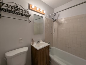 1835 Washington Ave in Oroville, CA - Building Photo - Building Photo