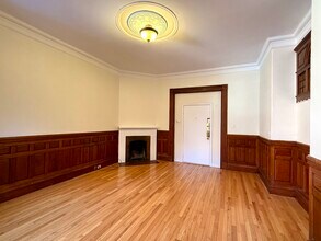 293 Newbury St, Unit 2A in Boston, MA - Building Photo - Building Photo