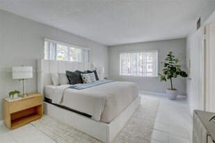 335 SW 20th St in Fort Lauderdale, FL - Building Photo