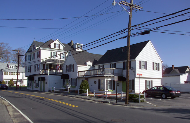 431 Washington St in Taunton, MA - Building Photo - Building Photo