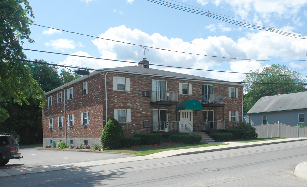 8 Broadway Ave in Ipswich, MA - Foto de edificio