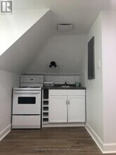 2283 Dundas St W in Toronto, ON - Building Photo - Building Photo