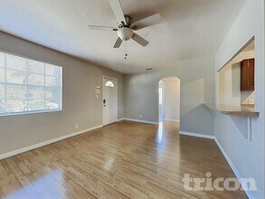 2144 23rd Ave N in St. Petersburg, FL - Foto de edificio - Building Photo