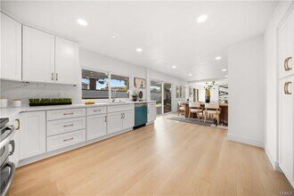 13742 Onkayha Cir in Irvine, CA - Building Photo - Building Photo