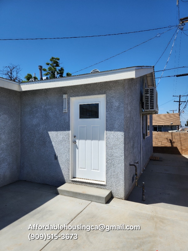 915 W 8th St in Corona, CA - Building Photo - Building Photo