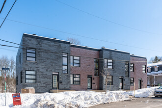 410 Amyot St in Lévis, QC - Building Photo - Building Photo